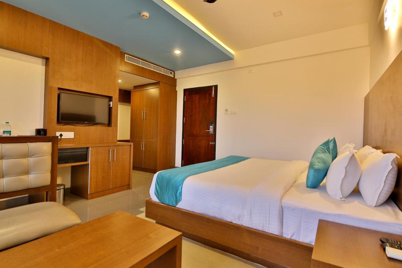 Hotel Wilton Sultan Bathery Bagian luar foto
