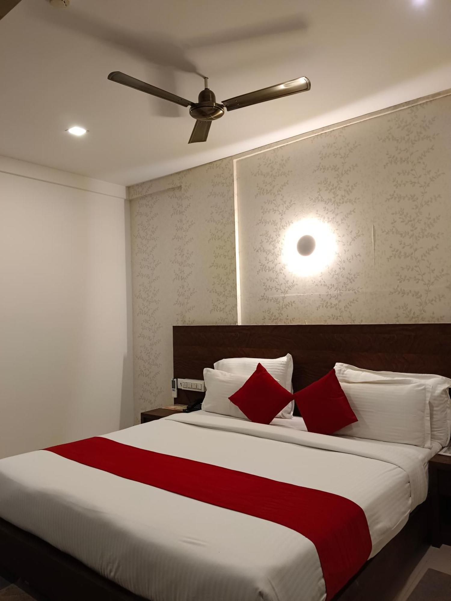 Hotel Wilton Sultan Bathery Bagian luar foto