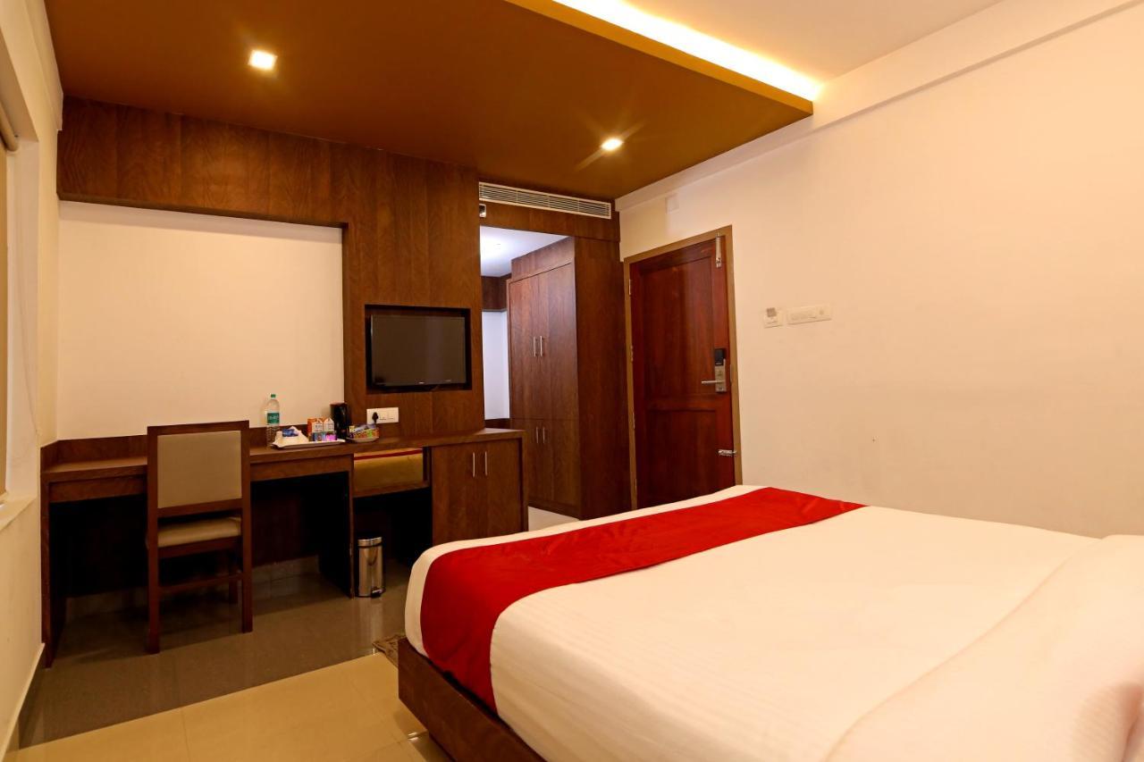 Hotel Wilton Sultan Bathery Bagian luar foto