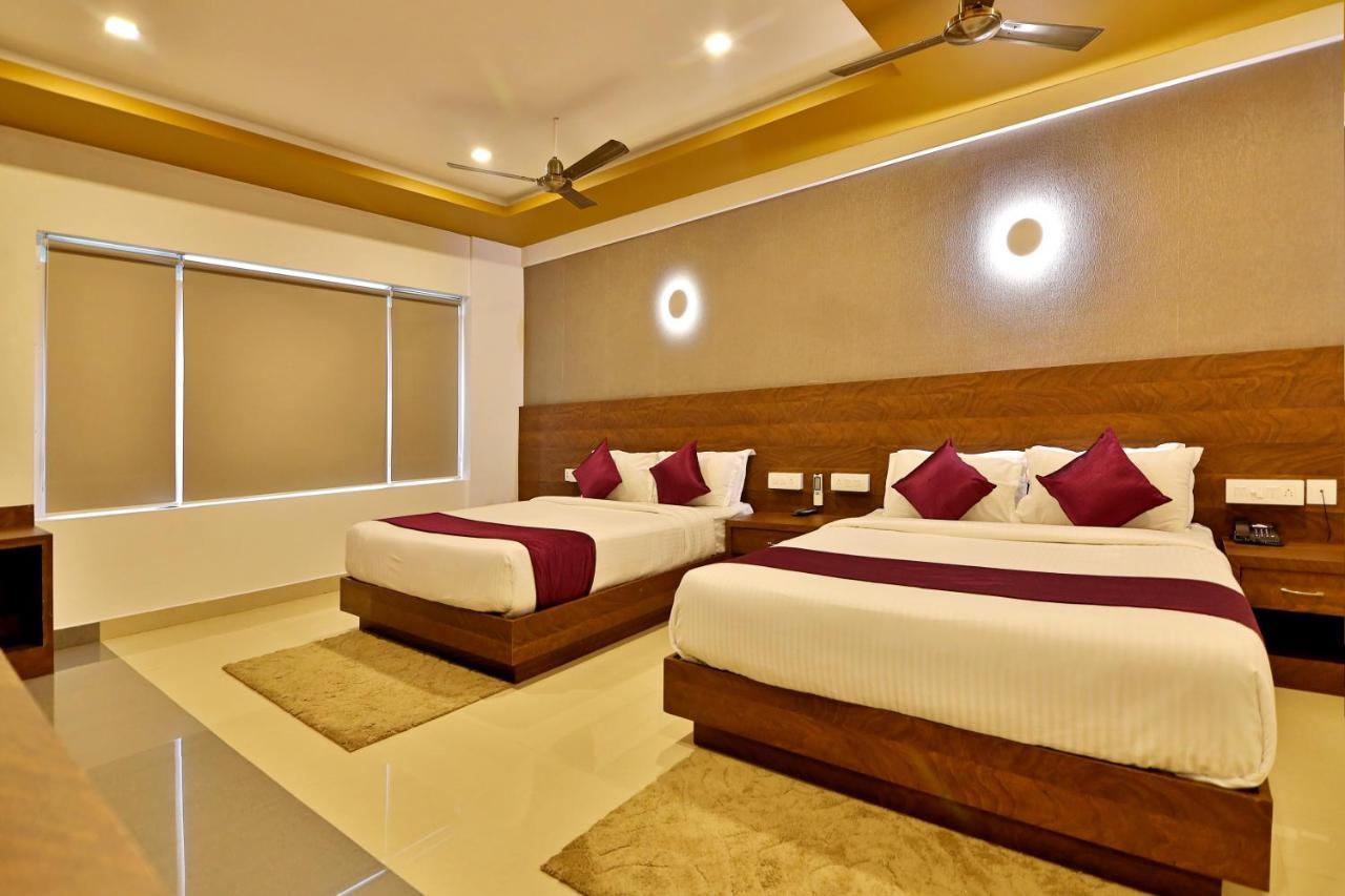 Hotel Wilton Sultan Bathery Bagian luar foto