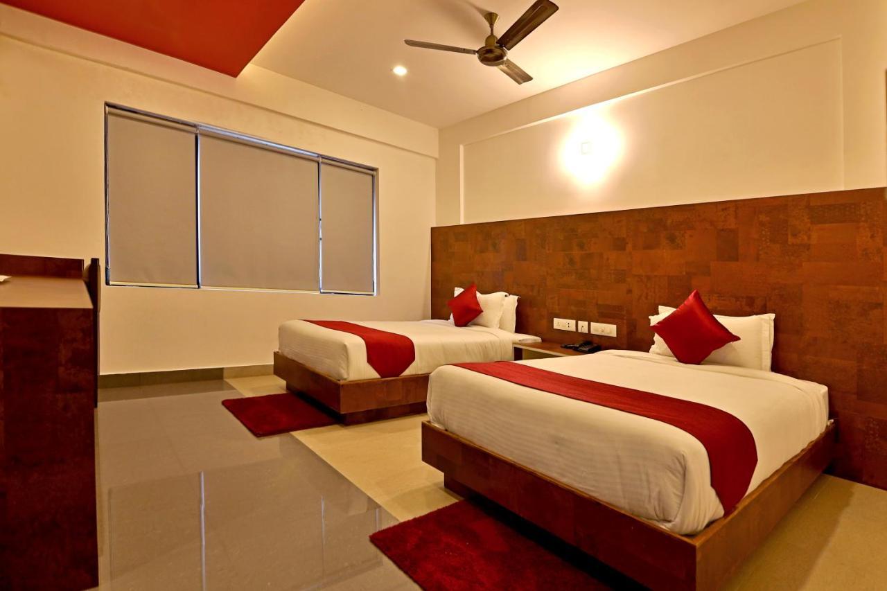 Hotel Wilton Sultan Bathery Bagian luar foto