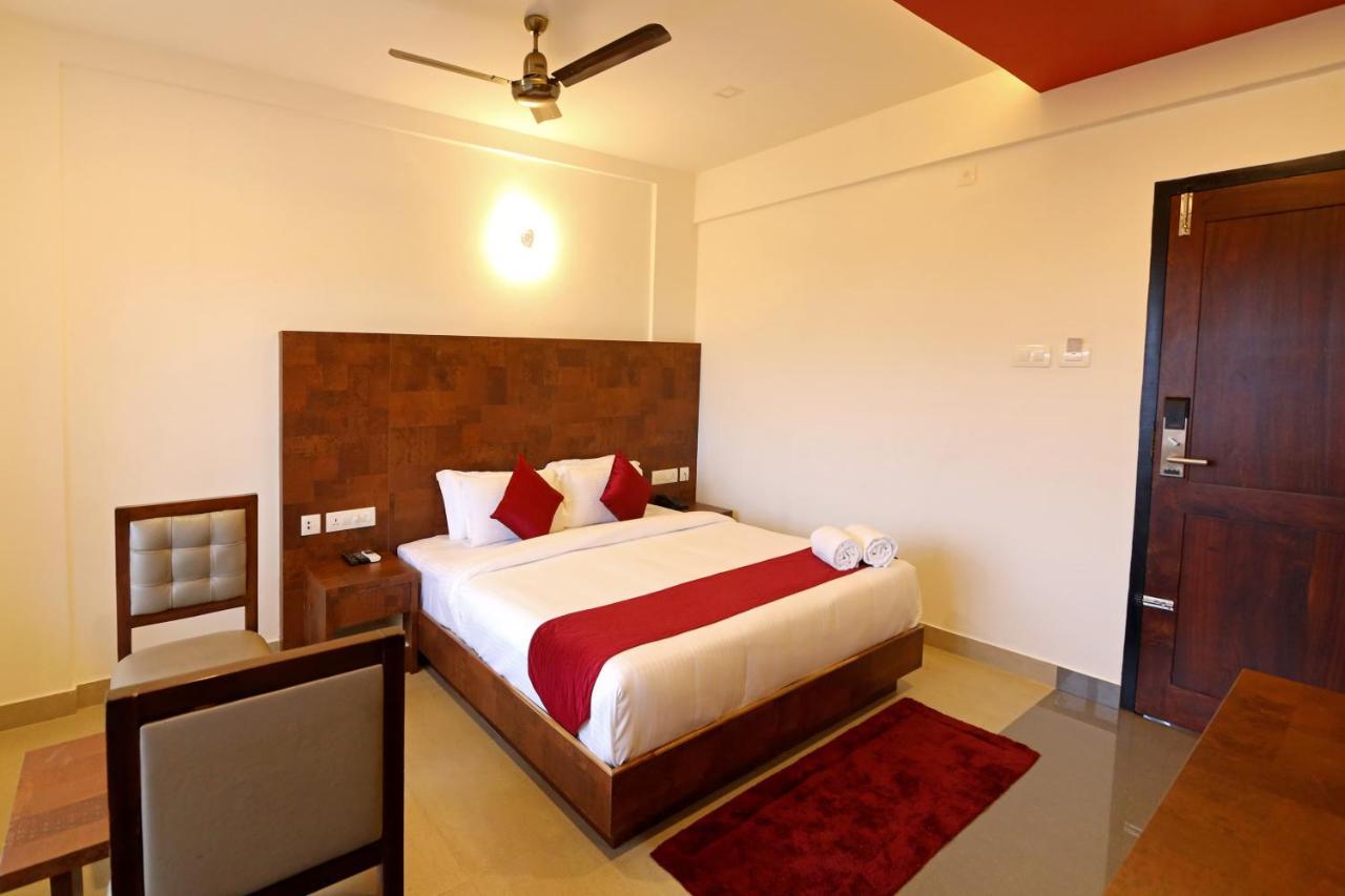 Hotel Wilton Sultan Bathery Bagian luar foto
