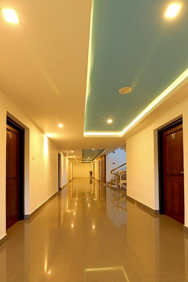Hotel Wilton Sultan Bathery Bagian luar foto